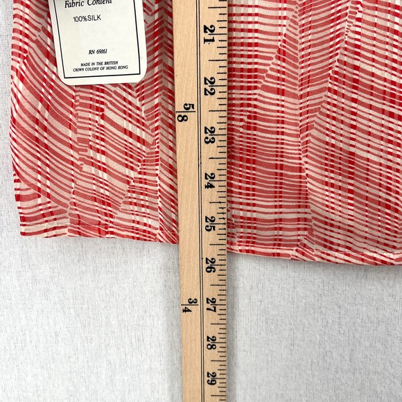CARLISLE Vintage Shirt Womens 10 Red Cream Silk Short Sleeve Round Neck top - Picture 15 of 15